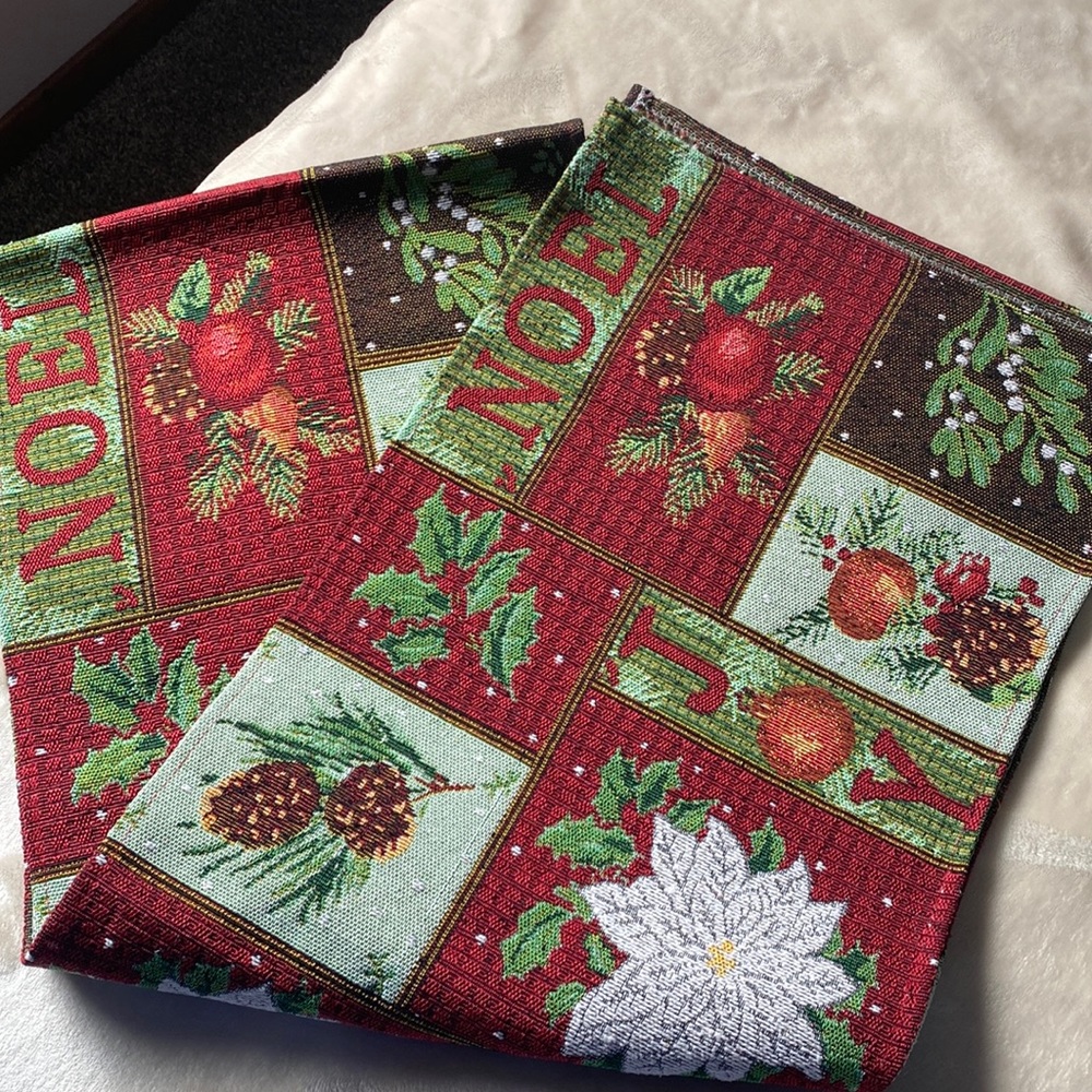 Christmas / Holiday Table runner. Never used. Excellent condition
